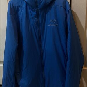 Arc'teryx Atom Lt Vibrant Blue Outdoor hoodie
